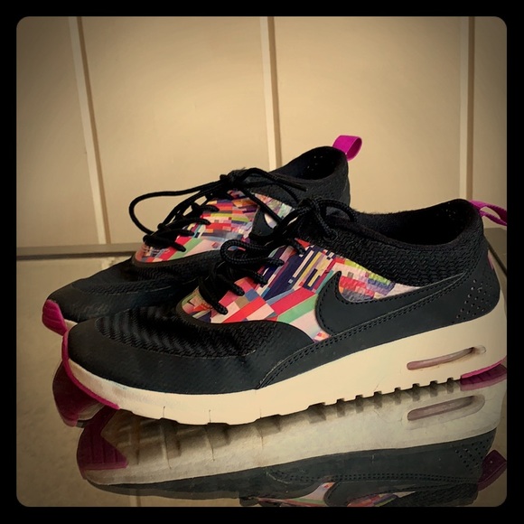 Nike Shoes - Women’s Nike